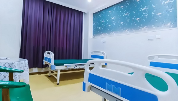 腹黑男神养成记