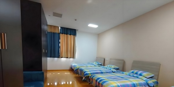 首席在左我在右